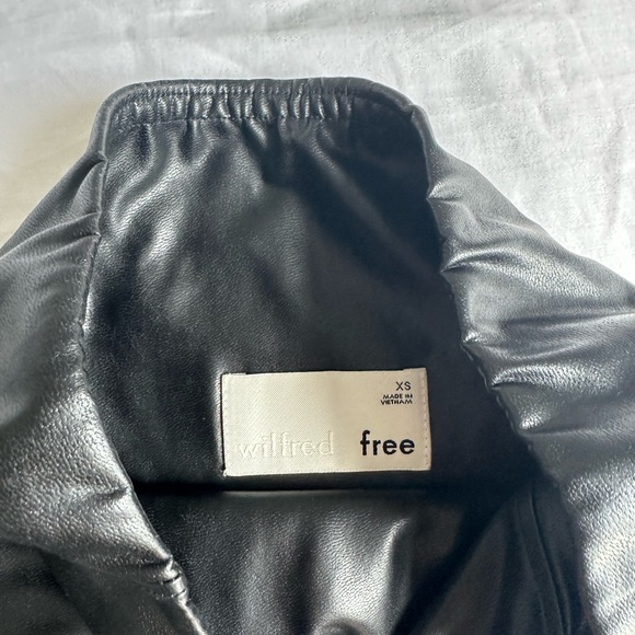 Aritzia | Wilfred Free Daria Bike Short - Picture 3 of 5